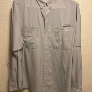 Columbia Light Gray Button-Up fishing shirt